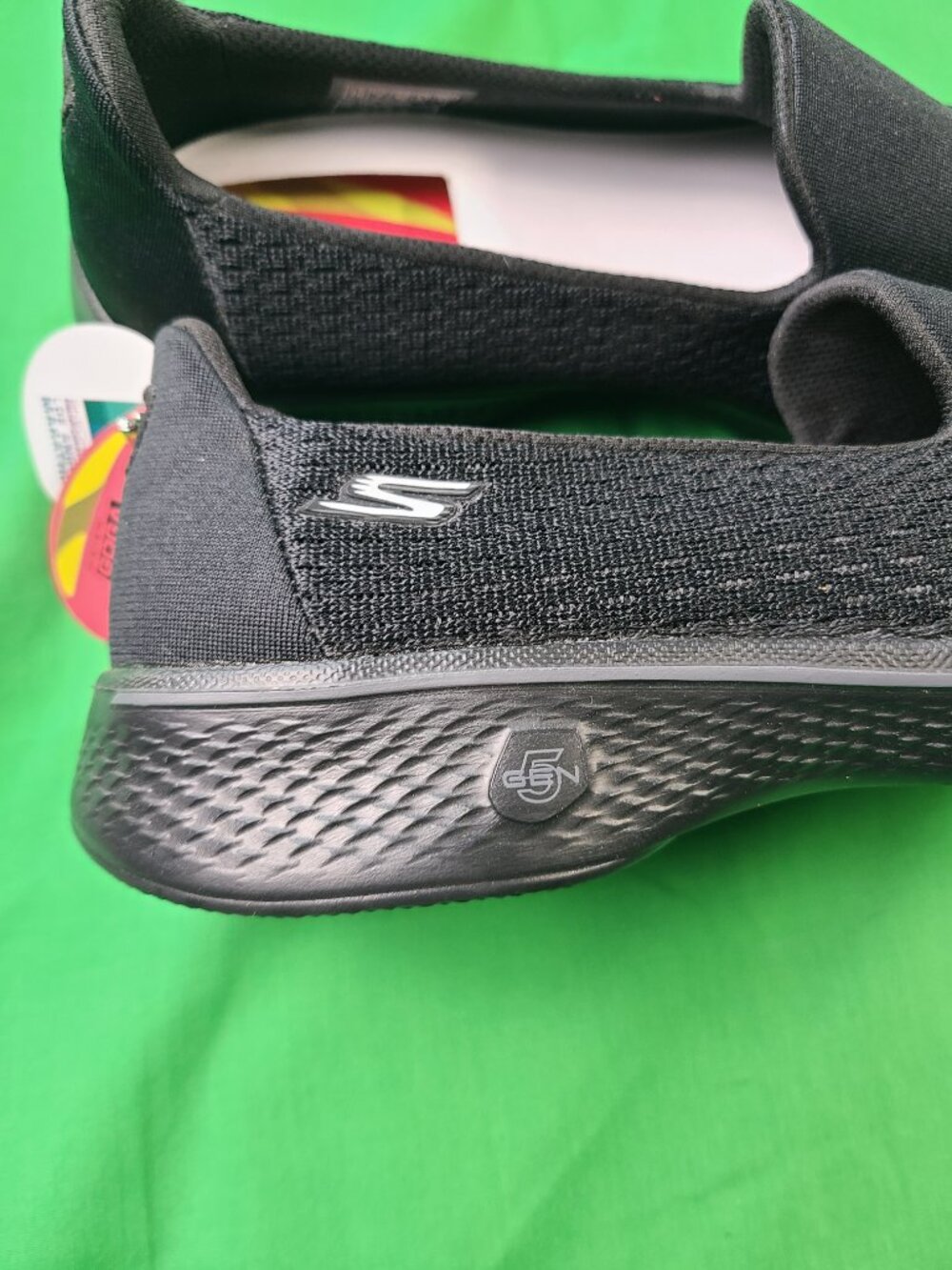 Skechers Goga Max Performance Shoes Women's 10 Black New - Picture 6 of 13